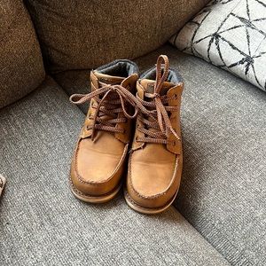 Brown Crown Vintage Boys Size 1 boots
